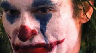 joaquin phoenix transforms into the joker filming riot scene 24